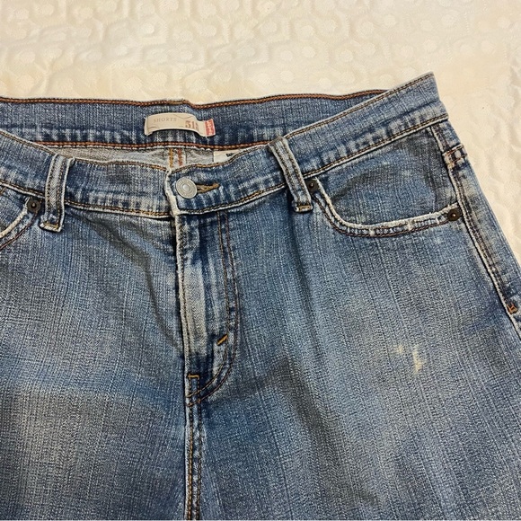 Levi 515 Women's Size 12 Blue Denim Shorts Distressed Light Wash Summer 4 inch - Picture 2 of 11